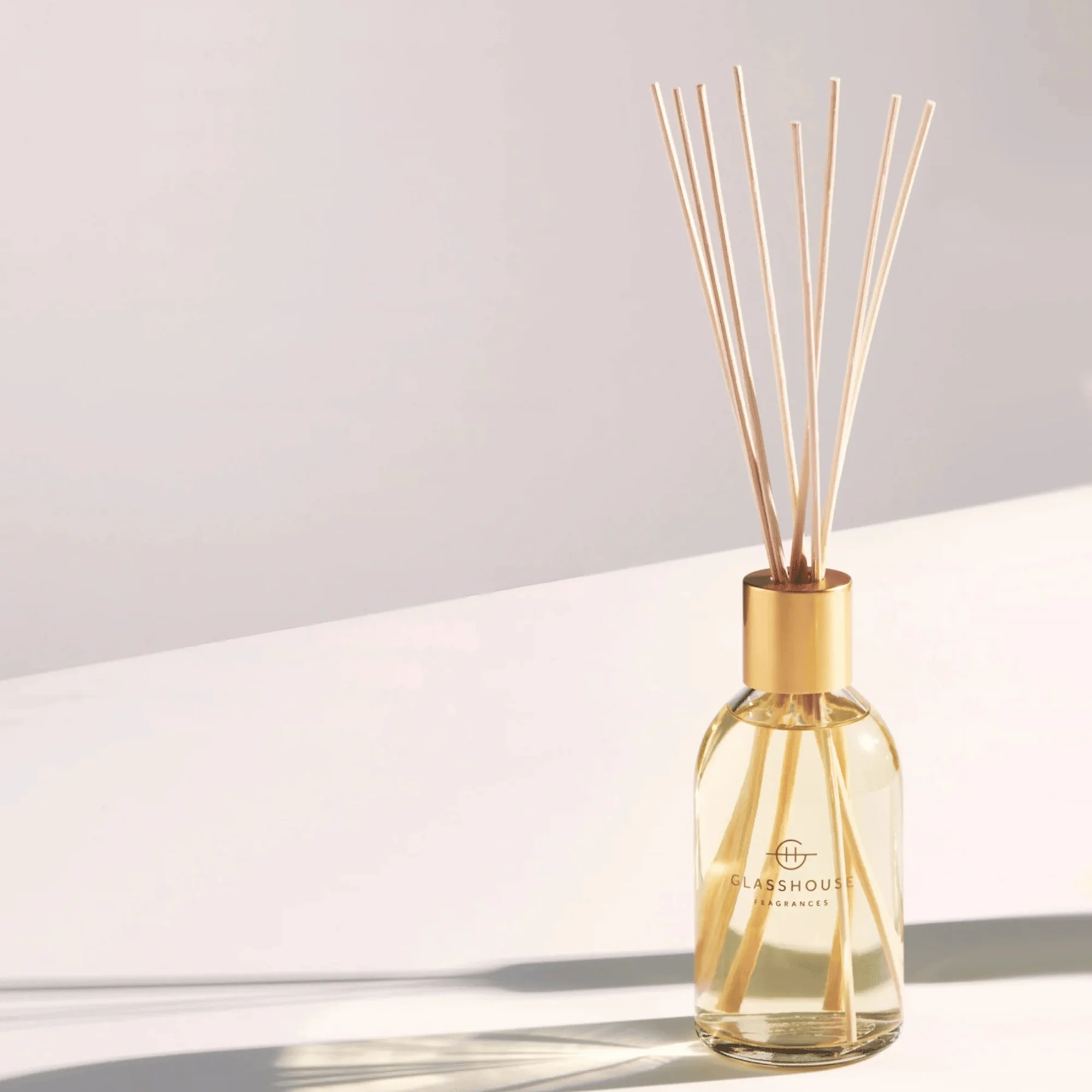 Glasshouse Balmy Breeze Diffuser (8.4 fl oz) #10091627 - Image 3
