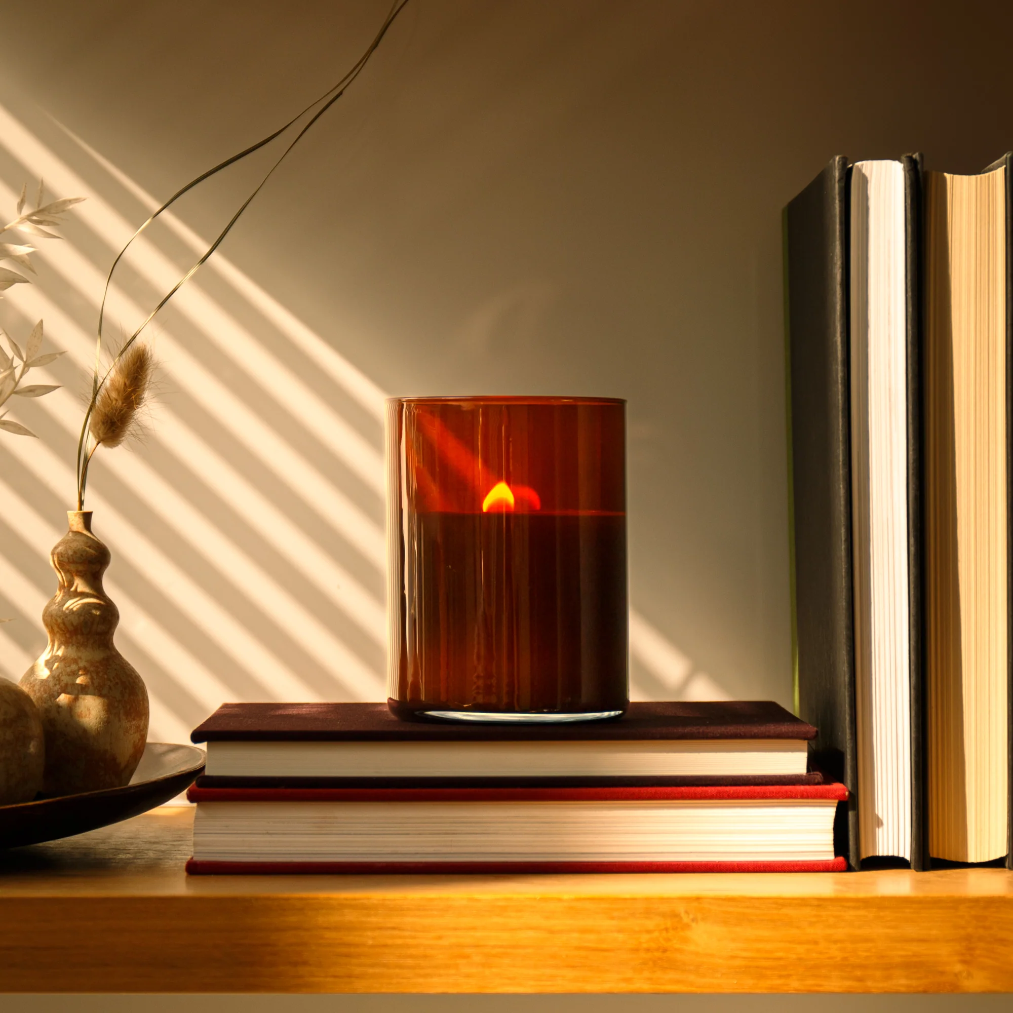 KOBO Dark Cassis Woodblock Candle (15 oz) #10076126 - Image 7